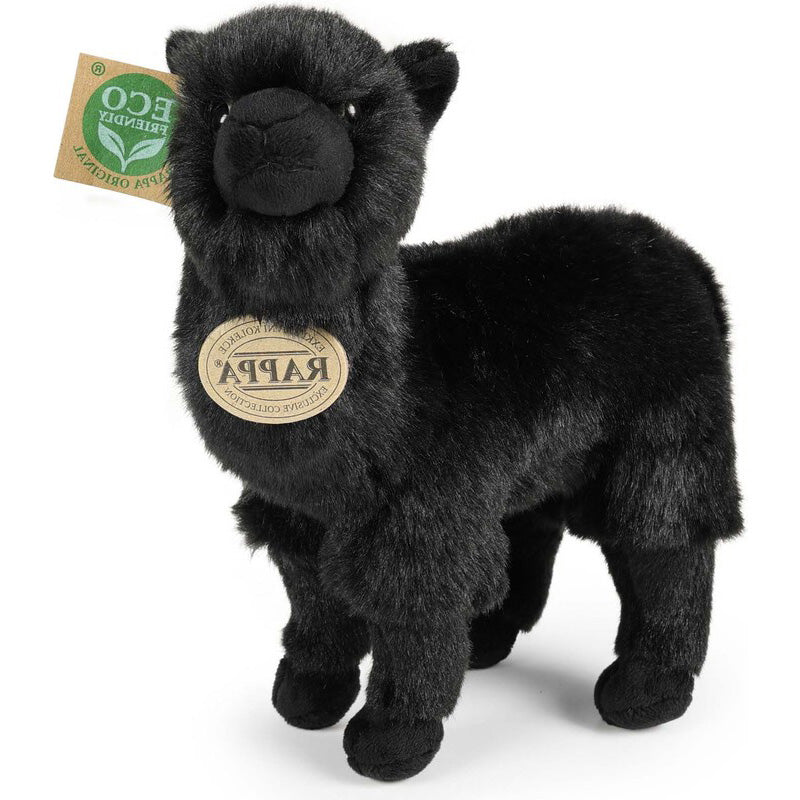 Schwarzes Plüsch-Alpaka mit weichem Fell, rundem Kopf und freundlichem Gesicht. Am Ohr hängt ein grünes "Eco Friendly"-Etikett, am Hals ein rundes RAPPA-Schild.