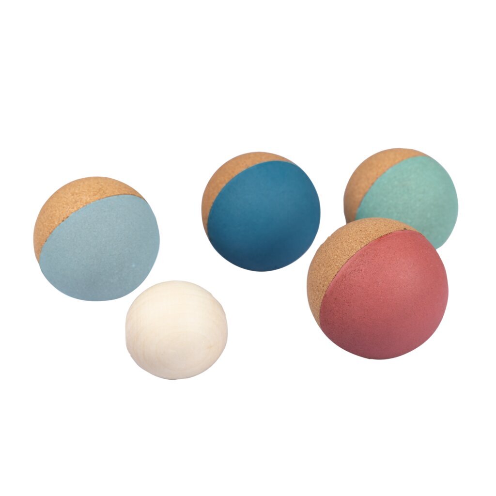 freigestelltes Bild der Boccia Kugeln aus Kork