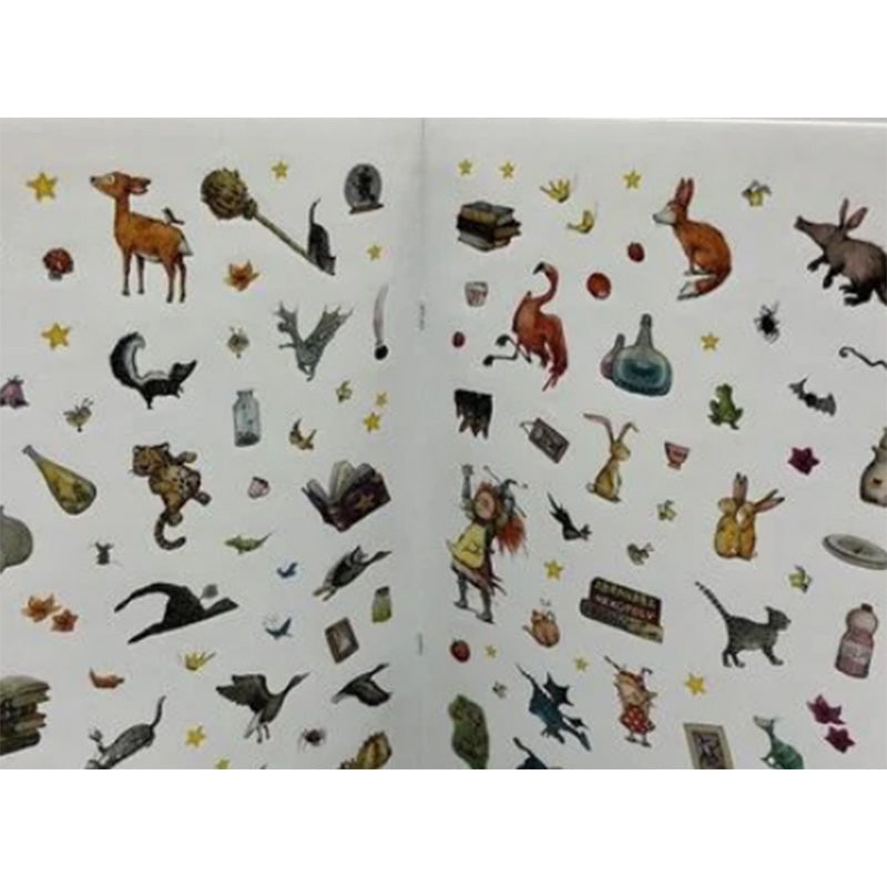 Stickerbogen mit über 100 Glitzerstickern: Tiere, magische Gegenstände, Frida selbst und viele kleine Details wie Sterne und Blätter.