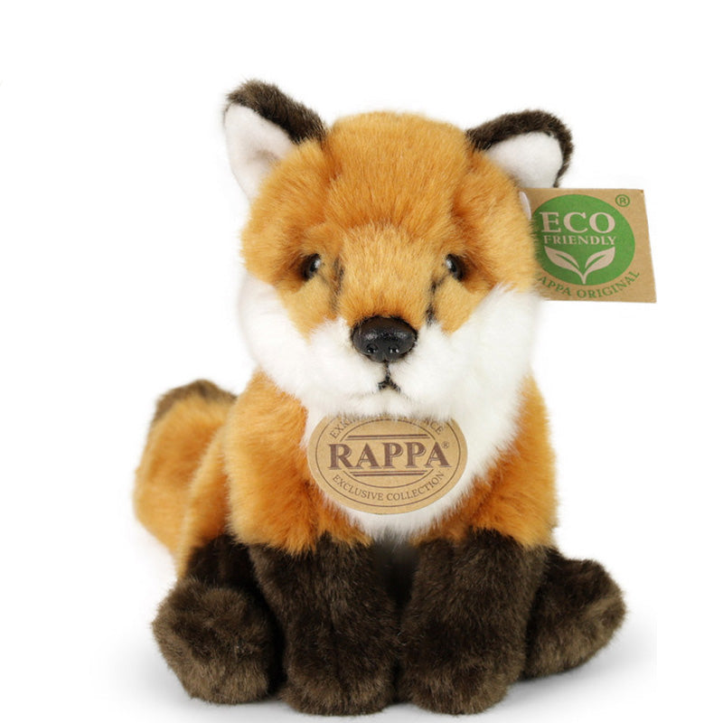 Stofftier Fuchs sitzend, Vorderansicht mit braunem Fell, weißer Brust und dunklen Pfoten, ECO Friendly Etikett sichtbar.