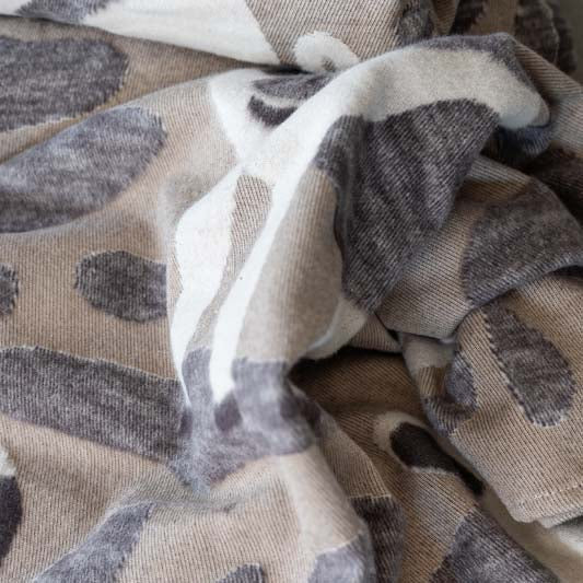 Detailansicht einer Schweinderl Kuscheldecke