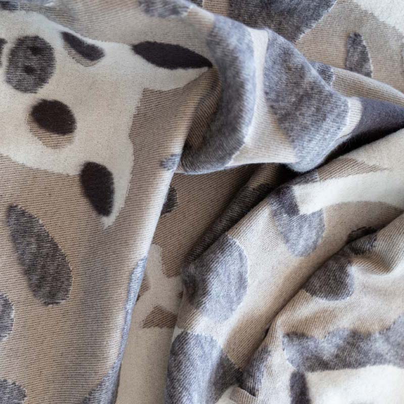 Nahaufnahme einer Schweinderl Kuscheldecke