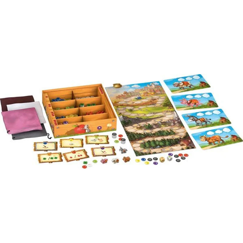 Inhalt des Brettspiels „Mit Quacks & Co. nach Quedlinburg“ mit Spielplan, Spielfiguren, Chips, Karten, bunten Stoffbeuteln und einer sortierten Aufbewahrungsbox.