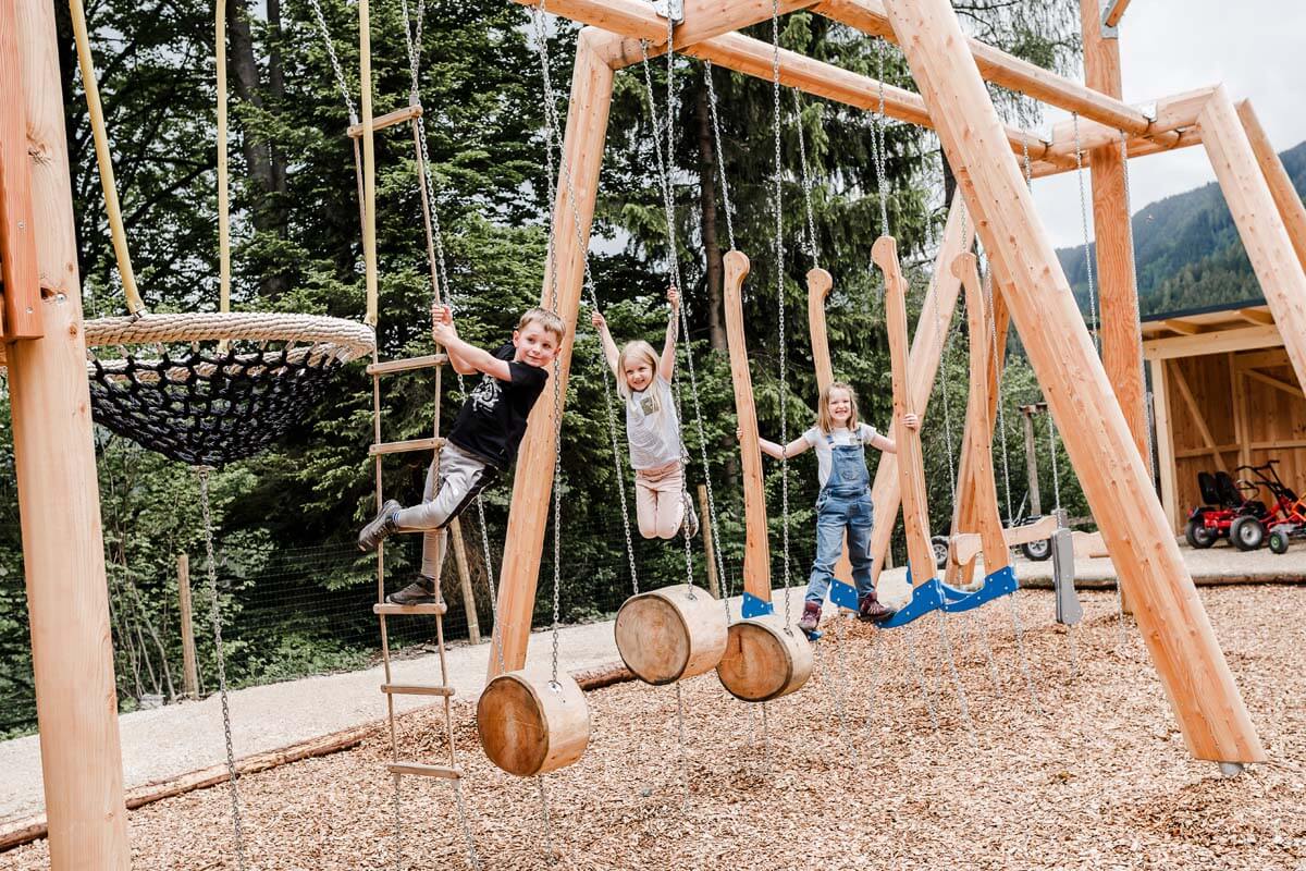 Motorikparcours Kinder spielen