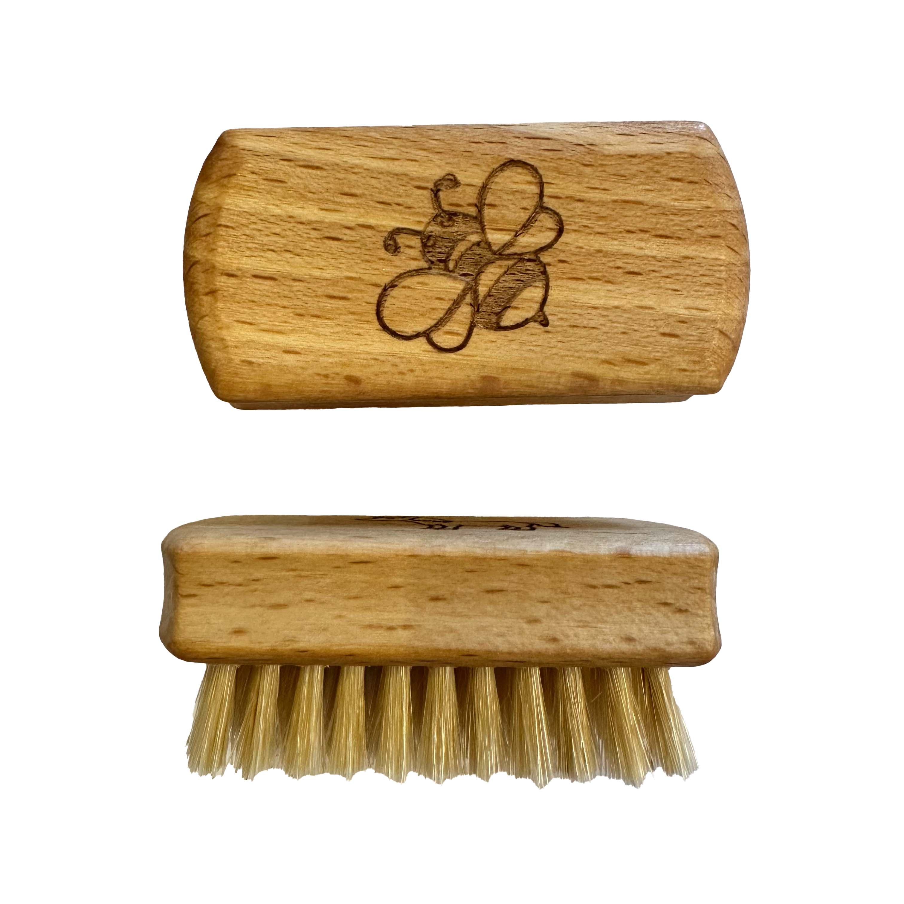 Kindernagelbürste Biene – handgemachte Holznagelbürste mit hellem Borstenfeld und Bienenmotiv,