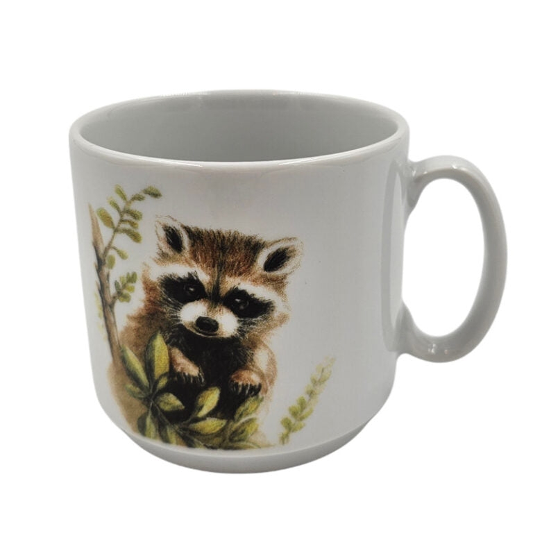 PorzellanTasse mit Waschbär und Henkel