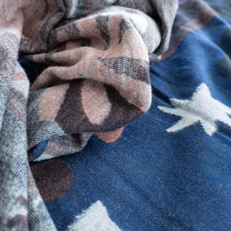 Innen- und aussenansicht der Fuchs Kuscheldecke