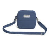 Hoppstar Midi Bag Denim mit aufgelegtem Umhängeband – robuste, blaue Kameratasche für Kinderkameras, erhältlich im Waldpark Hochreiter Shop.