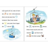 Buchseite mit zwei Illustrationen. Links sitzen Leon und Opa im Sessellift, rechts eine Frau mit einem Hund im nächsten Sessellift hinter ihnen.