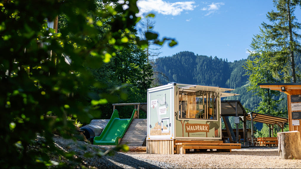 Chipsi mitten am holzfäller Trail Spielplatz