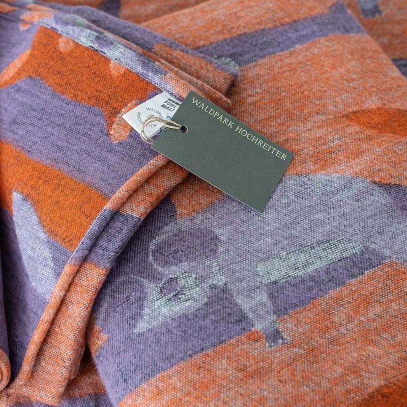 Innen- und Aussenansicht der Waschbären Kuscheldecke