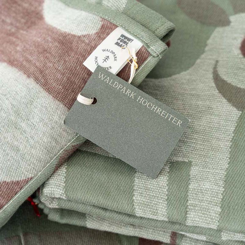 Innen- und Aussenansicht der Ziegen Kuscheldecke