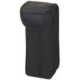 Schwarze Schutztasche für ein Monokular mit Klettverschluss.