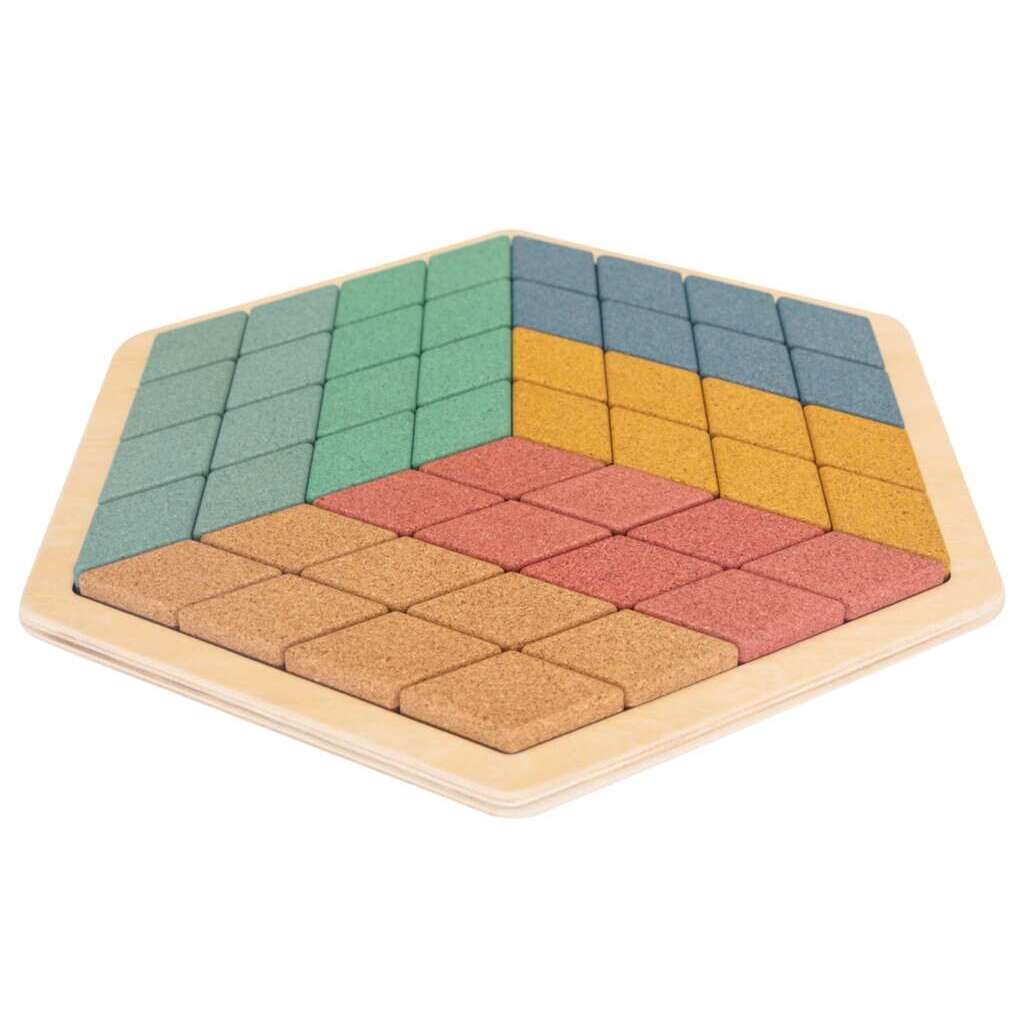 Holzplatte mit Kork-Mosaikteilen