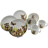 Übersicht der Geschirrserie Waldtiere mit drei verschiedenen Tellern, 2 verschiedenen Schüsseln und zwei verschiedenen Tassen