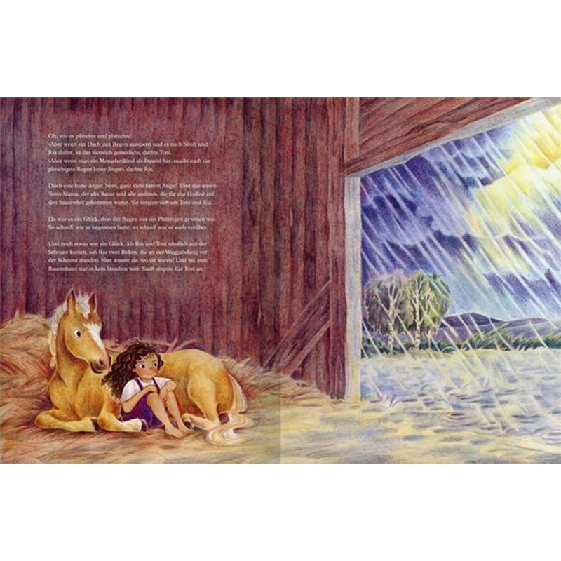 Buchseite: Ein Pony und ein Mädchen sitzen gemeinsam im Stroh einer Scheune, während draußen ein Gewitter mit Regen tobt.