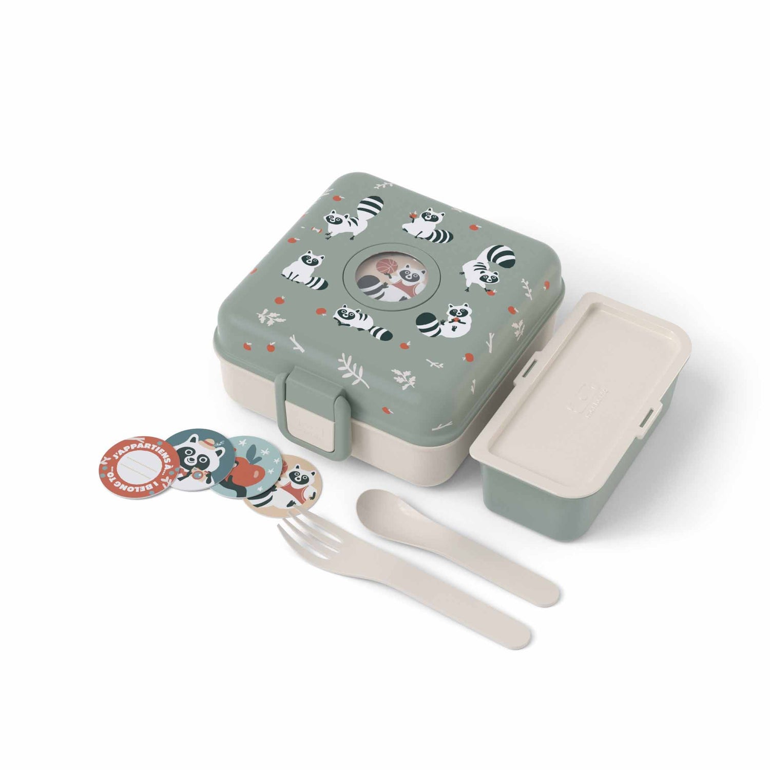 Snacky Lunchbox im Waschbär-Design, geschlossen, mit herausnehmbarem Besteck, Dose und Motiv-Buttons übersichtlich aufgestellt