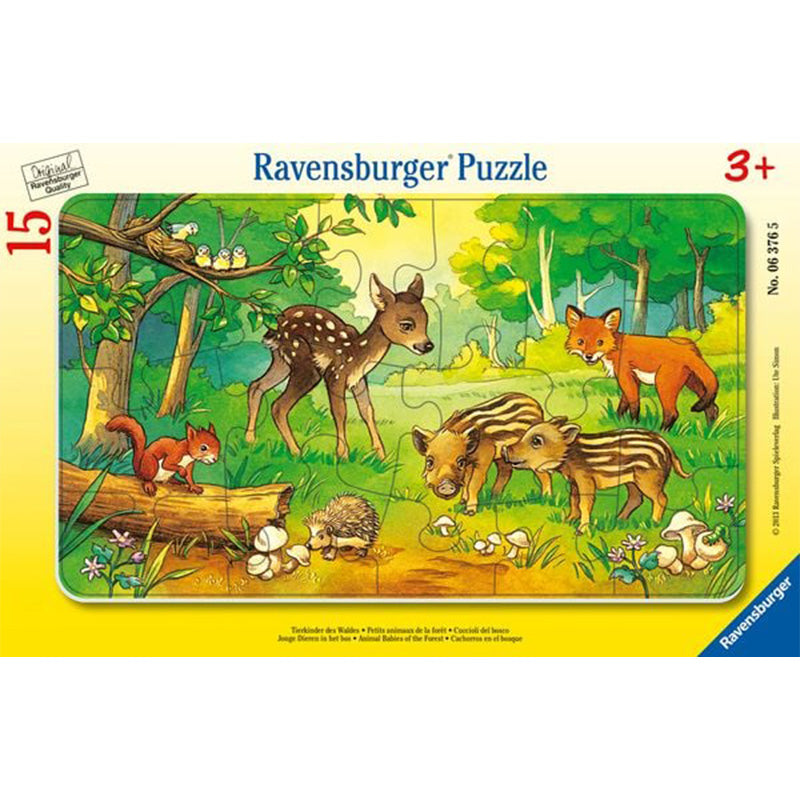 Ravensburger Puzzle mit 15 Teilen, Motiv: gleiches Waldbild mit Rehkitz, Wildschweinfrischlingen, Fuchs, Eichhörnchen, Igel, Vögeln und Pilzen. Gelber Rand mit roter 15 links, anderer Untertitel in mehreren Sprachen.