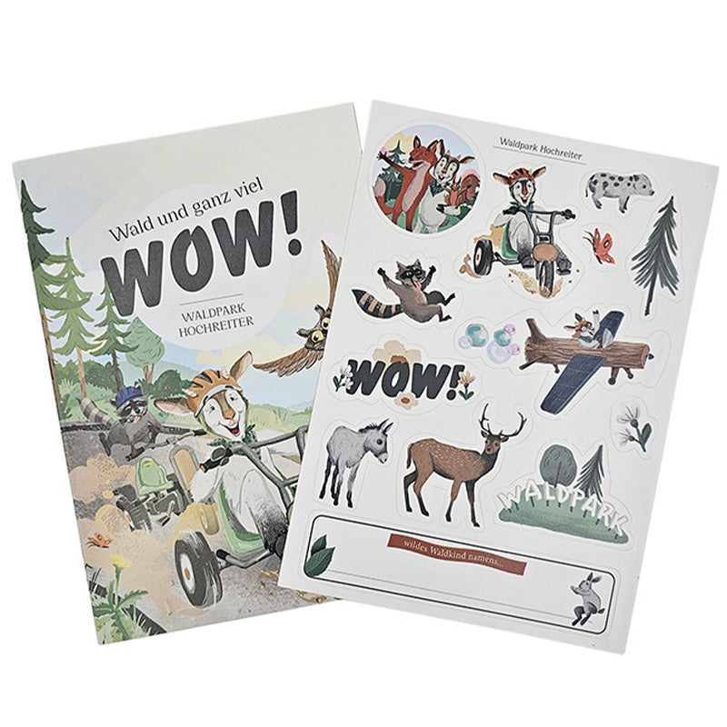 Stickerheft „Wald und ganz viel WOW!“ vom Waldpark Hochreiter mit illustriertem Ziegenmaskottchen auf einem Gokart und passenden Stickern mit Tieren und Parkmotiven.