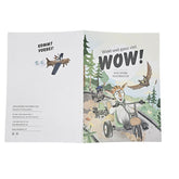 Rückseite und Vorderseite des „WOW!“-Hefts mit dem Ziegenmaskottchen auf einem Gokart, einer Eule und dem Schriftzug „Kommt vorbei!“.
