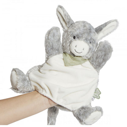 Graue Esel-Handpuppe mit erhobenen Armen auf einer Hand.