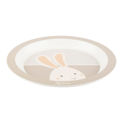 Seitenansicht eines Kindertellers mit Hasenkopf